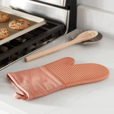 GUEST_335c6d44-d0f2-4c79-bcb4-4ebe60baf5ce.jpg 12.5" x 7" Cosmic Rust Silicon Oven Mitt - Threshold™ -Threshold Sales Shop GUEST 335c6d44 d0f2 4c79 bcb4 4ebe60baf5ce
